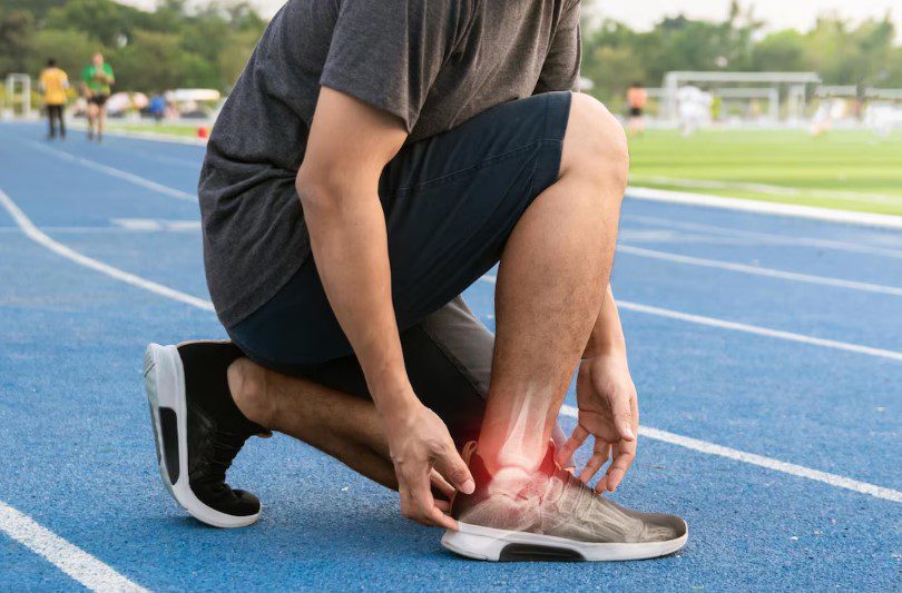 Homem com Esporão Durante Corrida